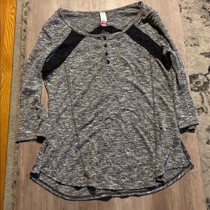 No Boundaries Gray and Black Women's Top